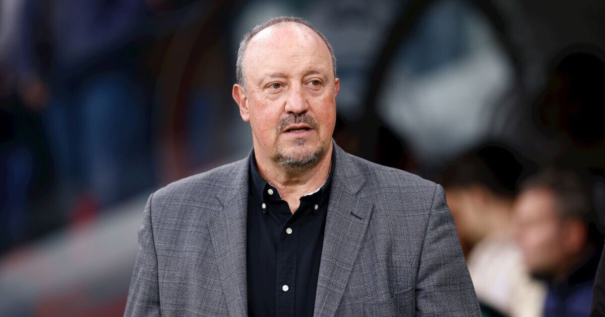 Rafa Benitez sends big warning to Arne Slot and questions Liverpool players