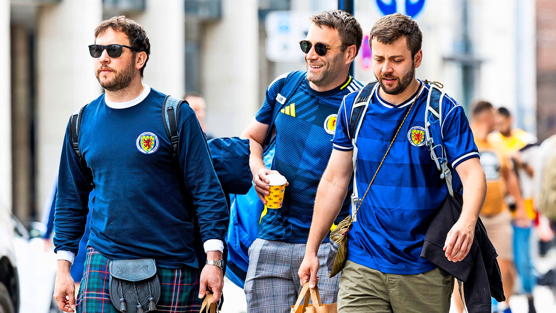 Scotland fans begin mass exodus from Munich to Cologne for party No.2