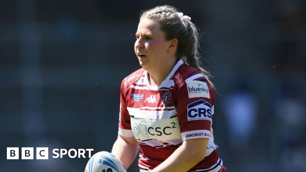 Women's Super League: Wigan thrash Featherstone & St Helens beat Leeds