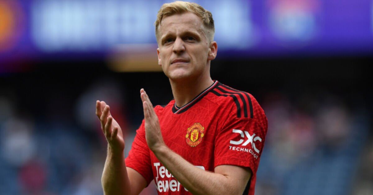 Man Utd flop Donny van de Beek 'set to sign for new club for embarrassingly low fee'