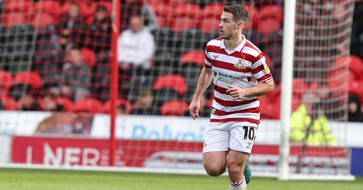 Man Utd 'hand trial' to 35-year-old former Doncaster winger with view to signing contract