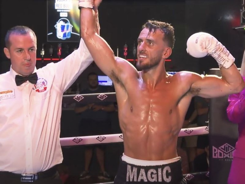 Boxing: Rennie earns points victory over Sovtus