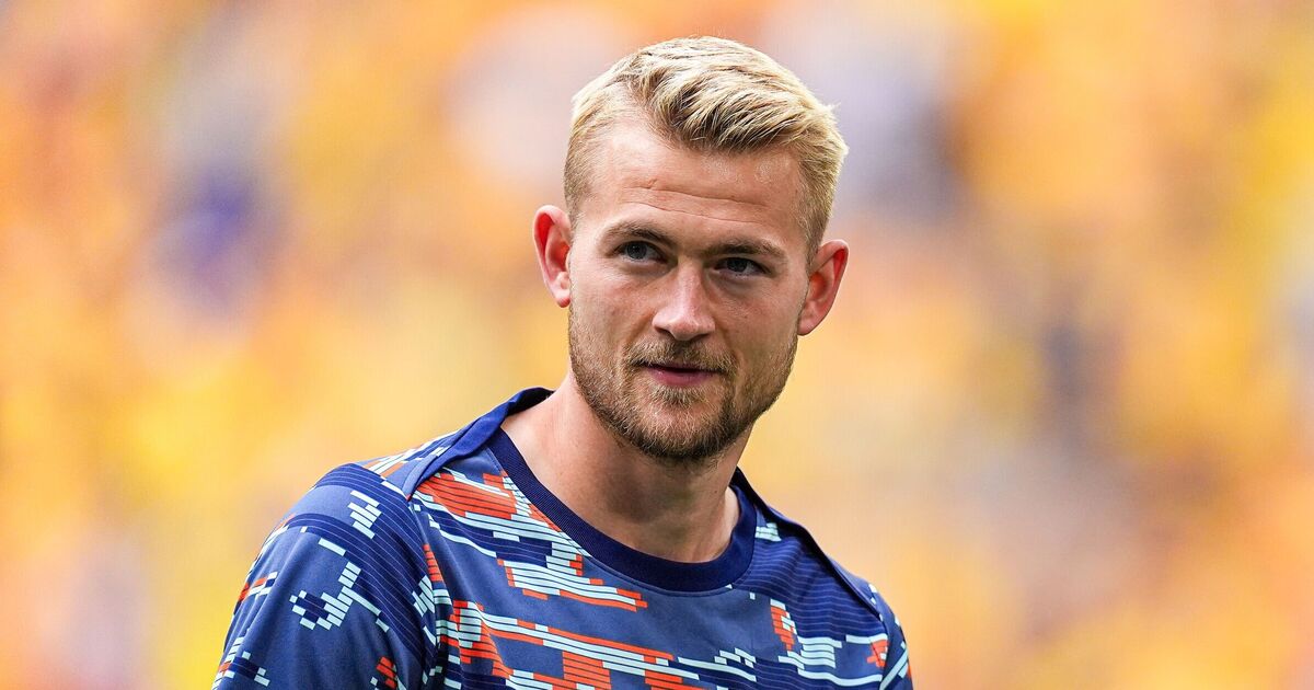 Man Utd sent three-word message by Matthijs de Ligt as Erik ten Hag makes his move