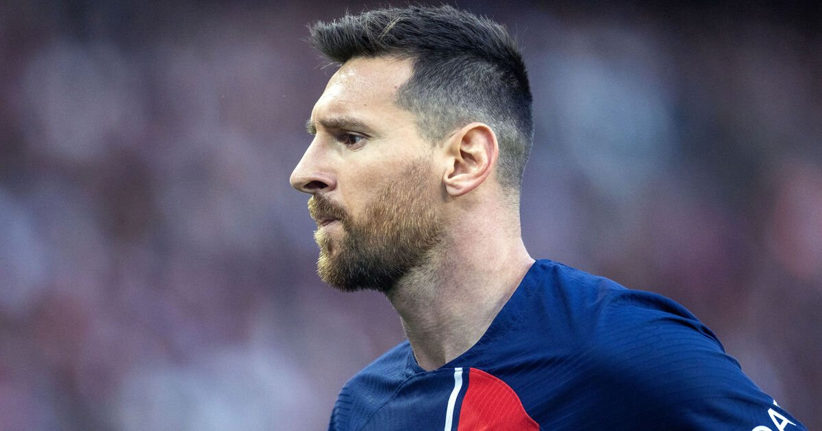 'Lionel Messi slagged off club when I spoke to him on the pitch – he was fed up'