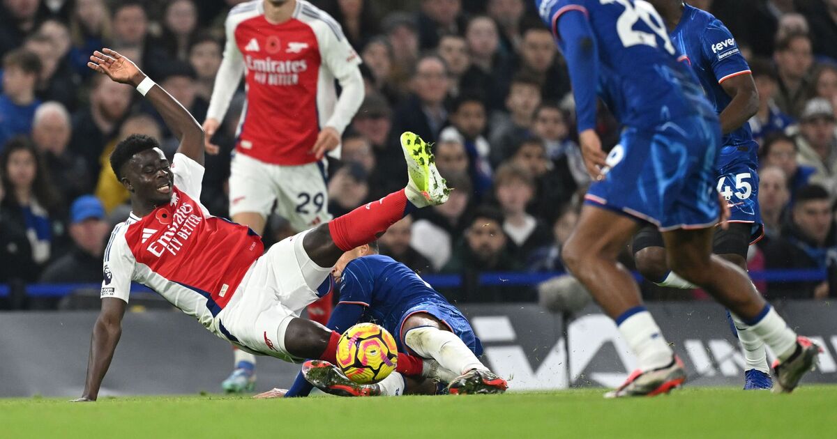 Bukayo Saka injury scare as Arsenal star limps out of Chelsea clash